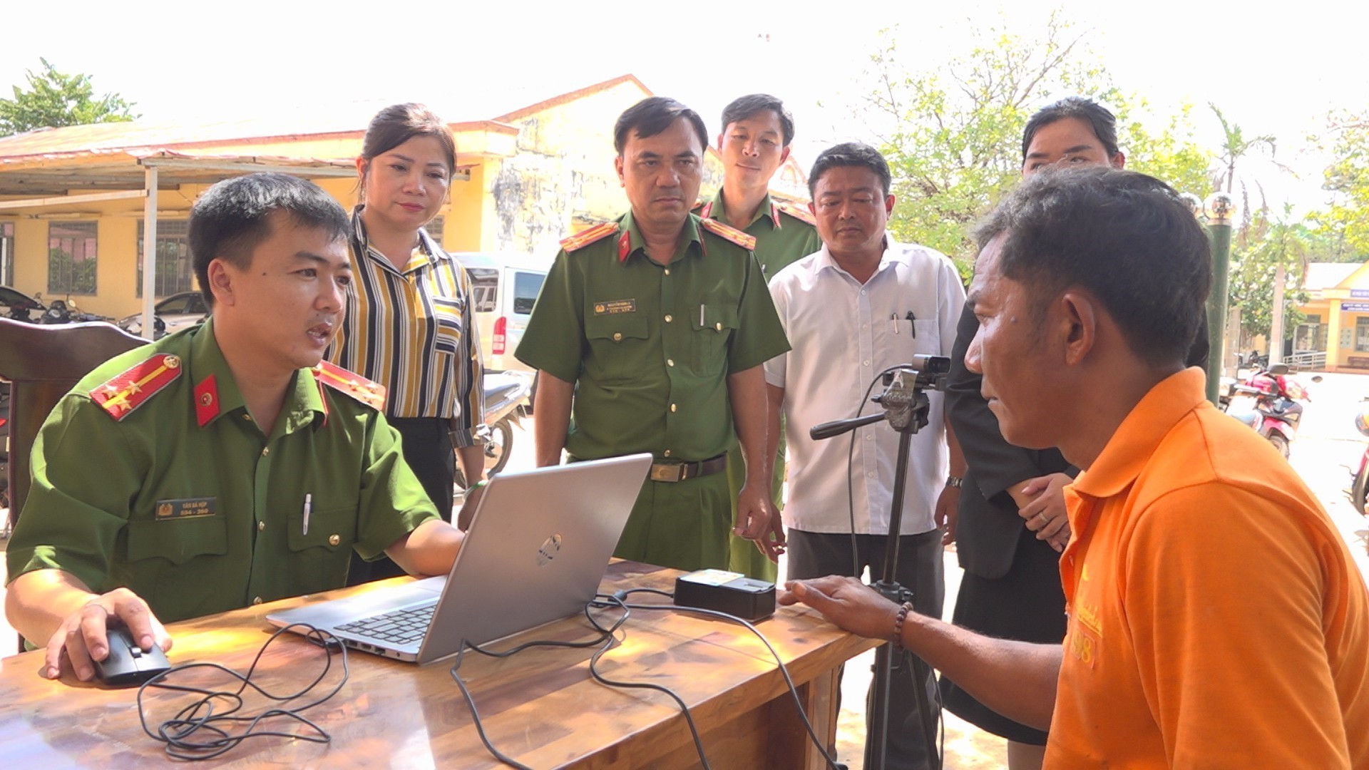 vna_potal_nguoi_dan_vung_bien_binh_phuoc_nhiet_tinh_huong_ung_4_phu_7509757