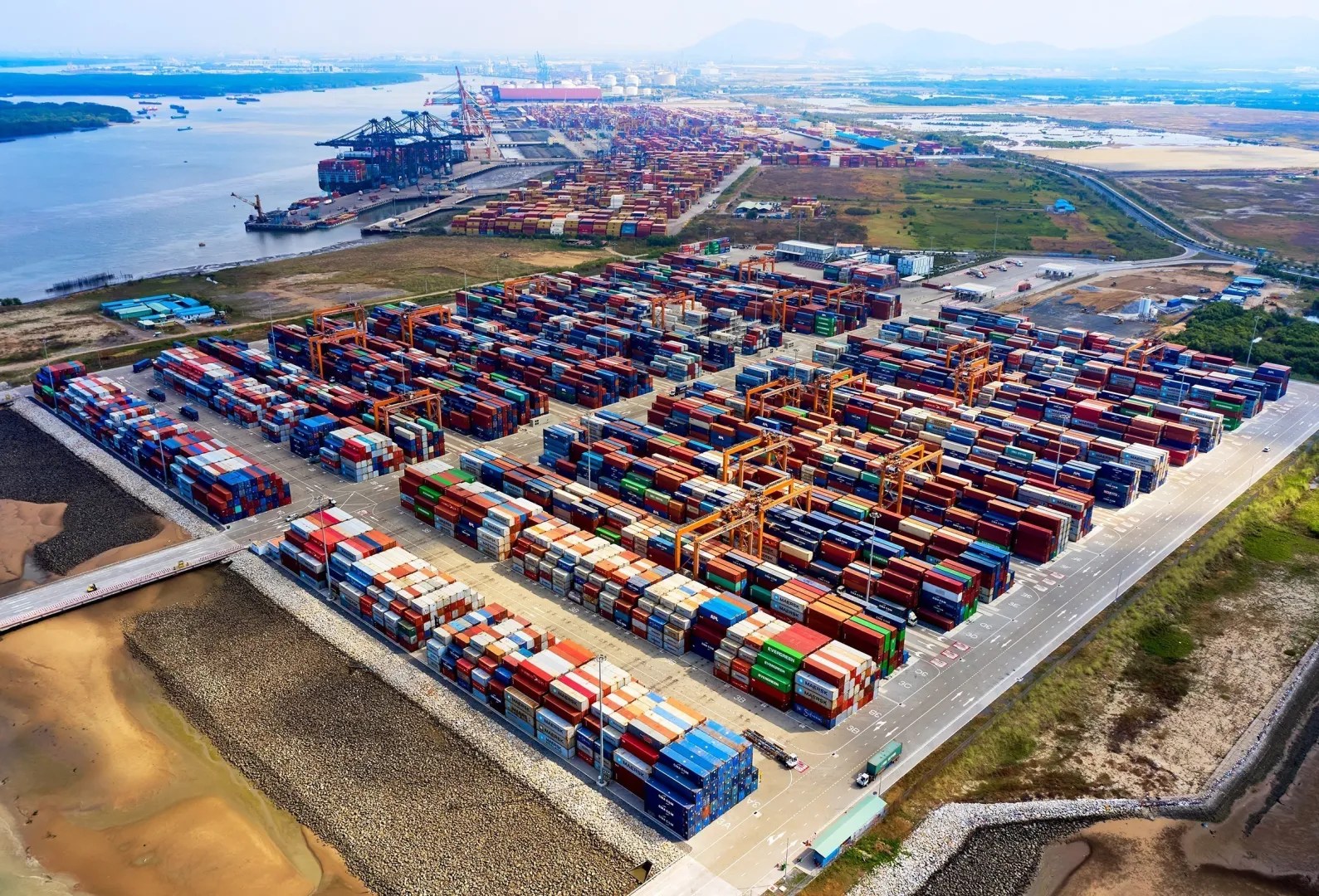 vna_potal_viet_nam_co_6_cang_bien_vao_top_cang_container_hoat_dong_tot_nhat_the_gioi_6771690-1589x1080-1