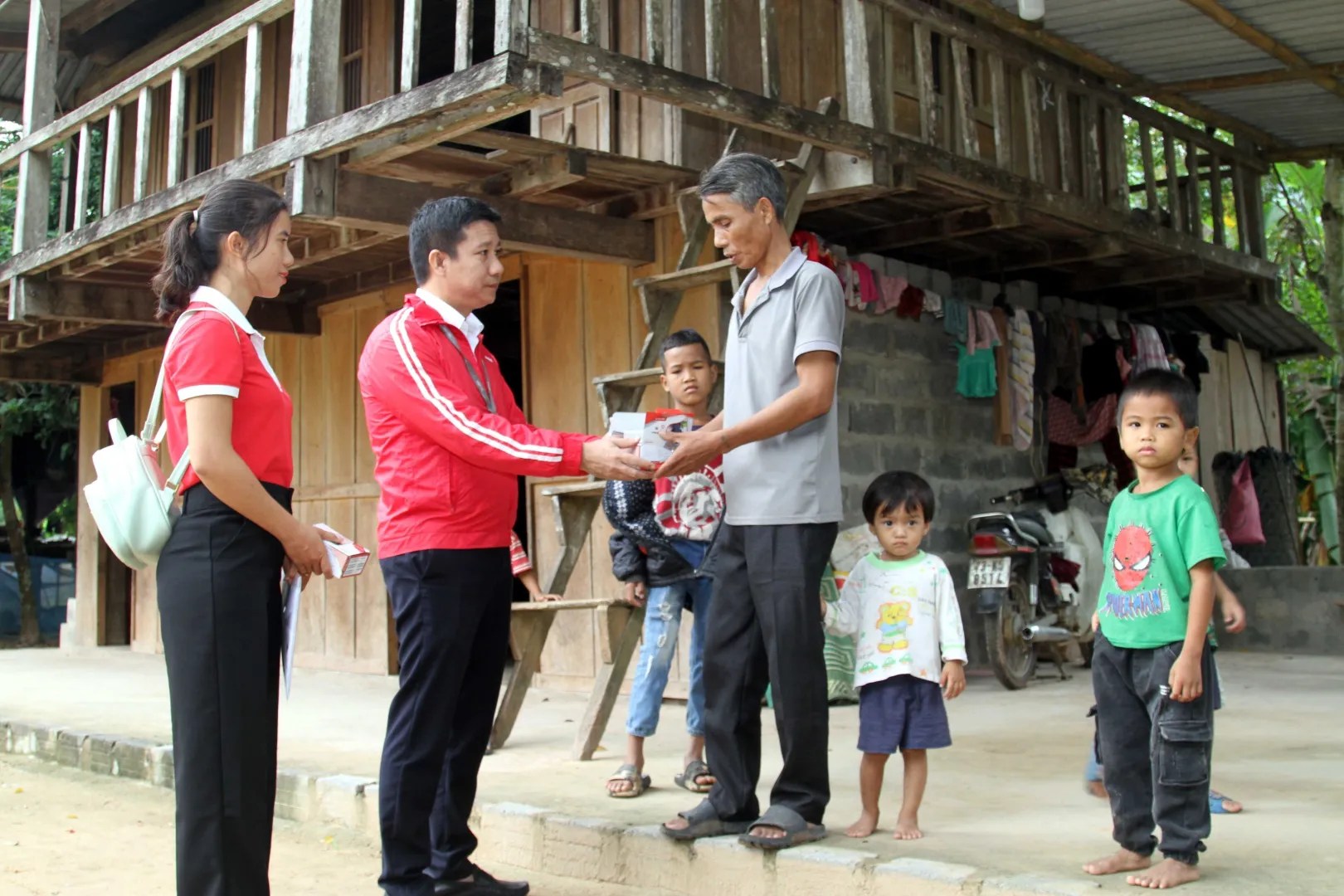 vna_potal_viettel_quang_binh_khong_ai_bo_lai_phia_sau_trong_hanh_trinh_chuyen_doi_so_7634784-1-1620x1080-1