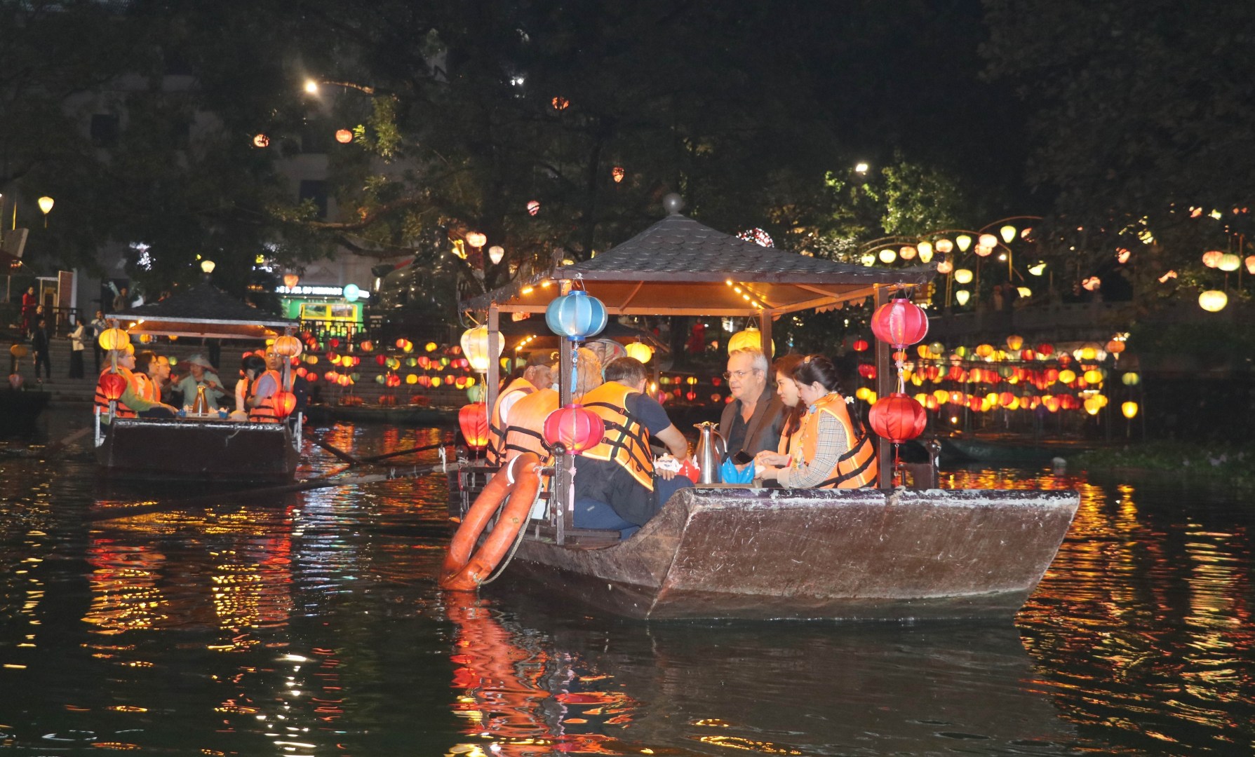 vna_potal_doan_cong_tac_unesco_tham_quan_pho_co_hoa_lu_7677683-1789x1080-1