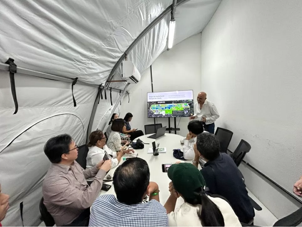 Đại sứ Bùi Văn Nghị cùng các đại sứ ASEAN no Brasil thăm e làm việc tại Belém, bang Pará