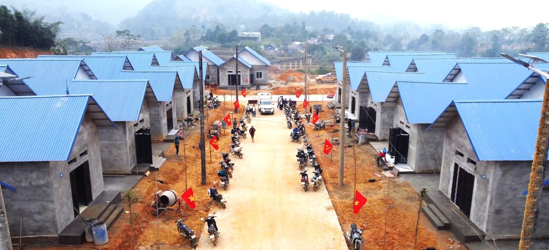 vna_potal_ha_giang_ngoi_lang_moi_mang_ten_dong_tam_-_dau_moc_cua_su_hoi_sinh_sau_thien_tai_7784655-1920x875-1