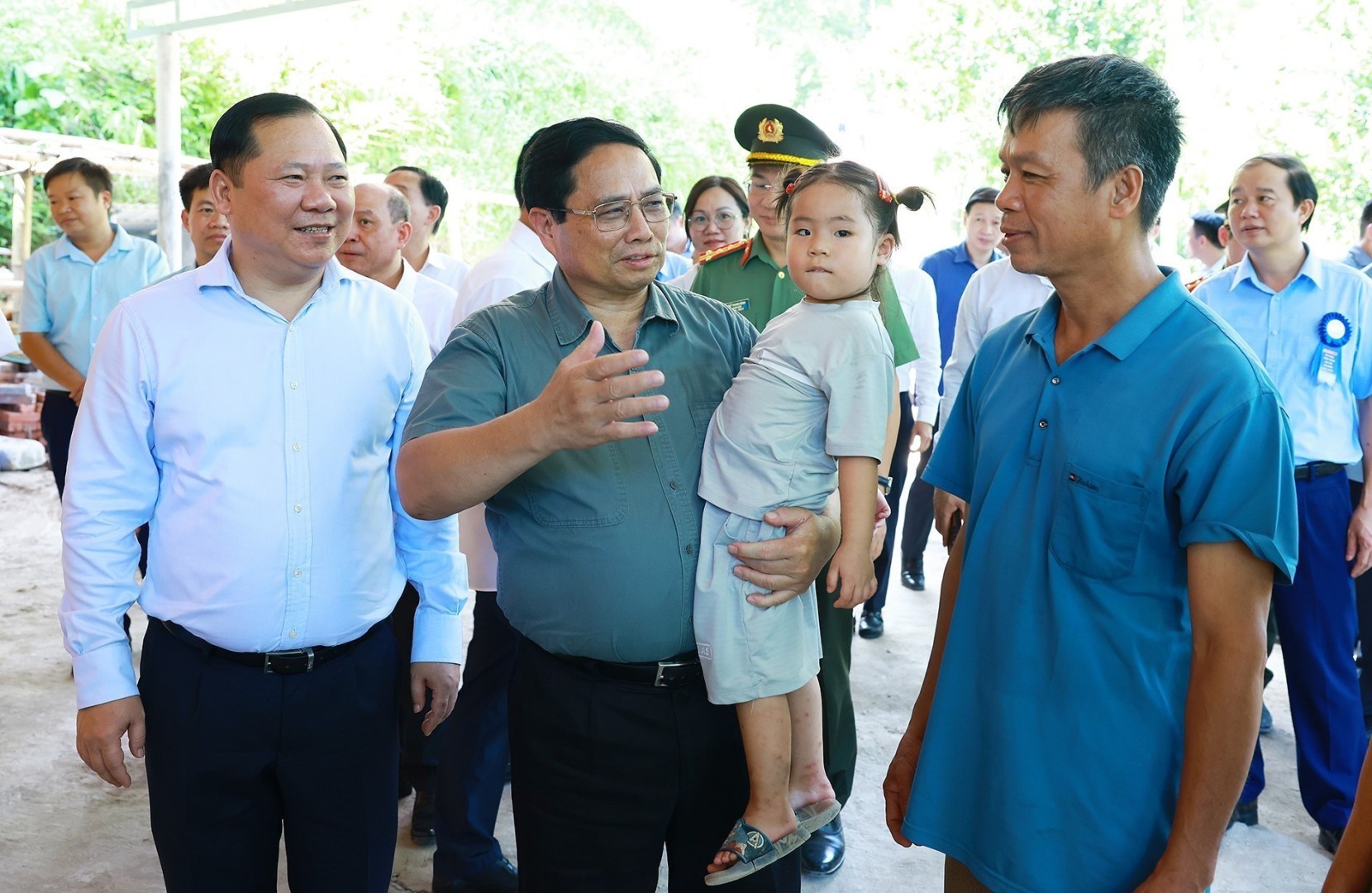 vna_potal_thu_tuong_tham_gia_dinh_co_nha_o_moi_tai_hoa_binh_7623054-1660x1080-1