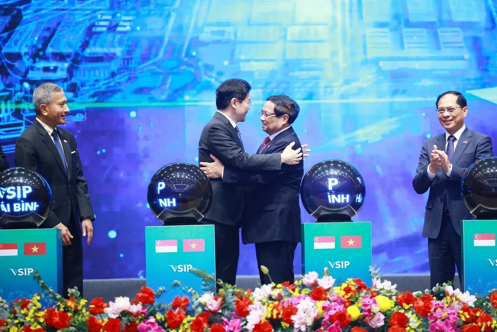 vna_potal_thu_tuong_pham_minh_chinh_va_thu_tuong_cong_hoa_singapore_lawrence_wong_du_le_khoi_cong_du_an_khu_cong_nghiep_vsip_thai_binh_7934714-1618x1080-1