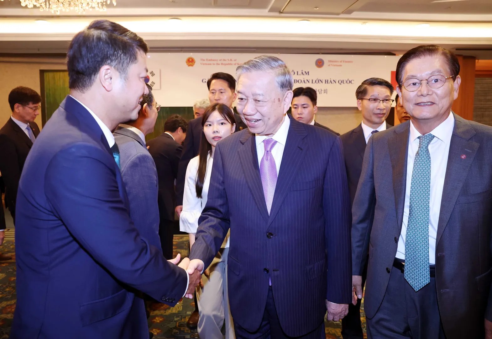 vna_potal_tong_bi_thu_to_lam__gap_go_mot_so_tap_doan_lon_cua_han_quoc__8205614-1570x1080-1