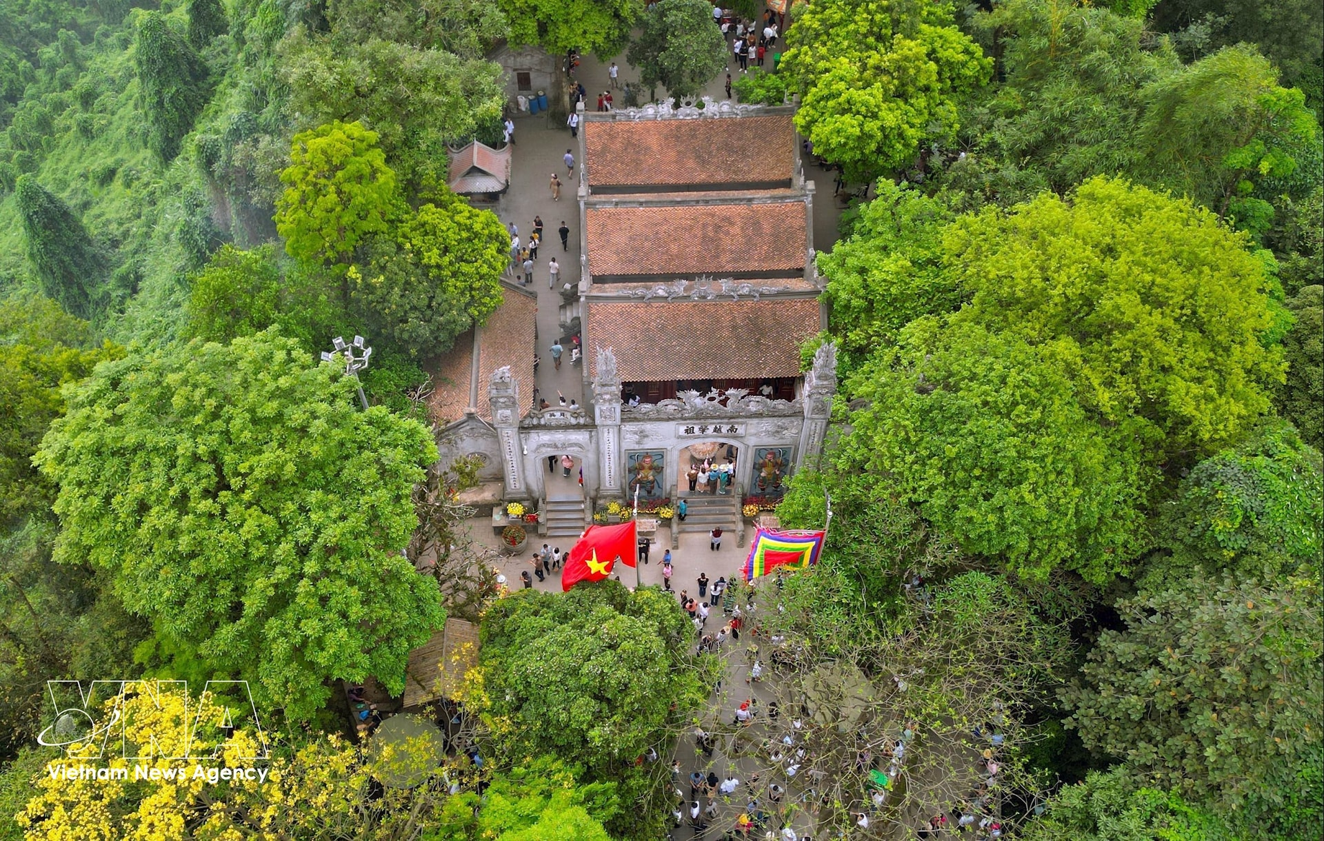 du-khach-thap-phuong-huong-ve-dat-to-7328150.jpg
